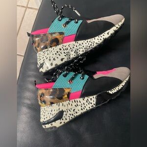 Steve Madden Women’s Cliff Sneaker Shoes Size 8M. Pink, black, leopard print.